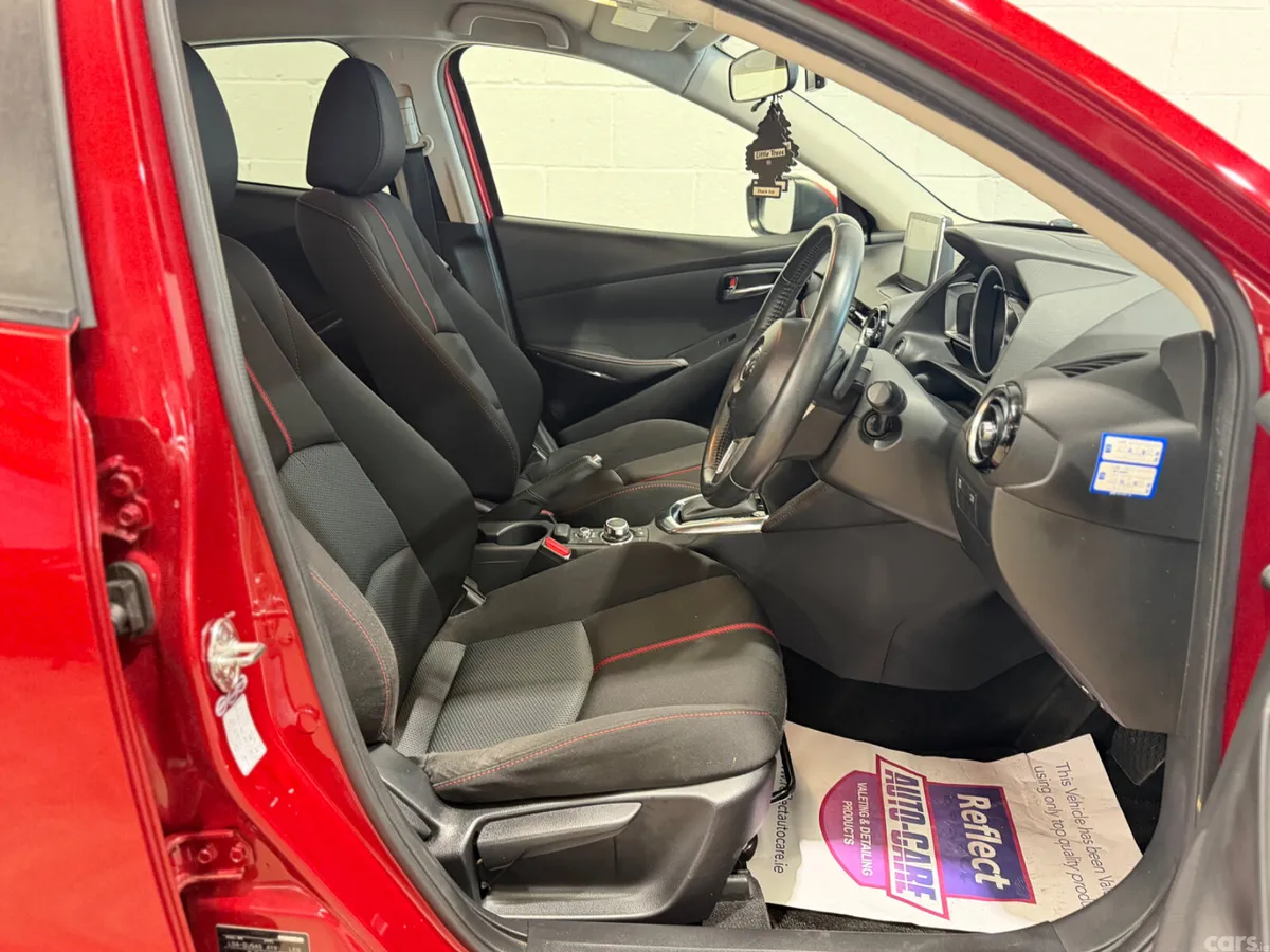 Mazda Demio MPV, Diesel, 2015, Red
