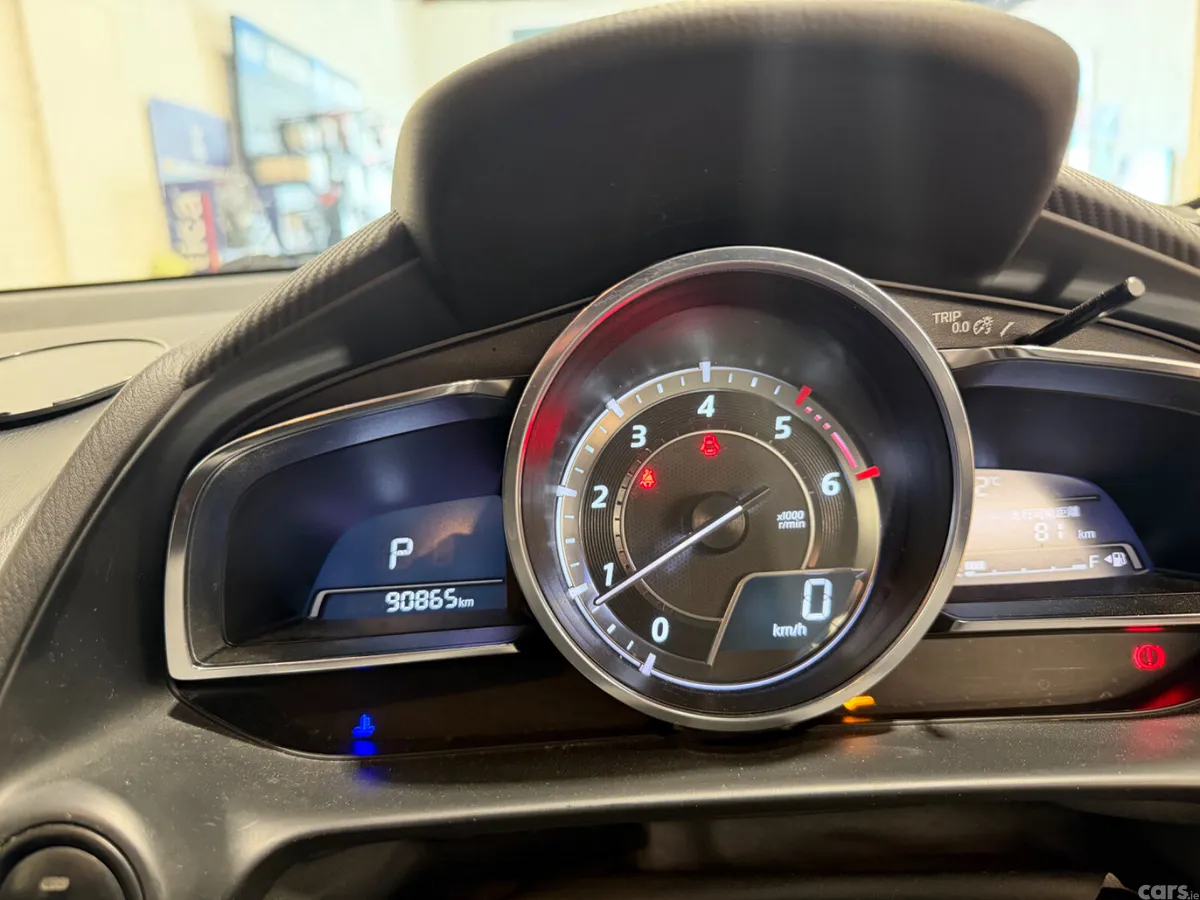 Mazda Demio MPV, Diesel, 2015, Red