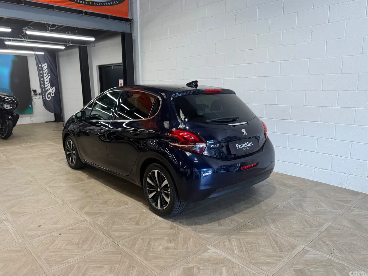 Peugeot 208 Hatchback, Petrol, 2018, Blue