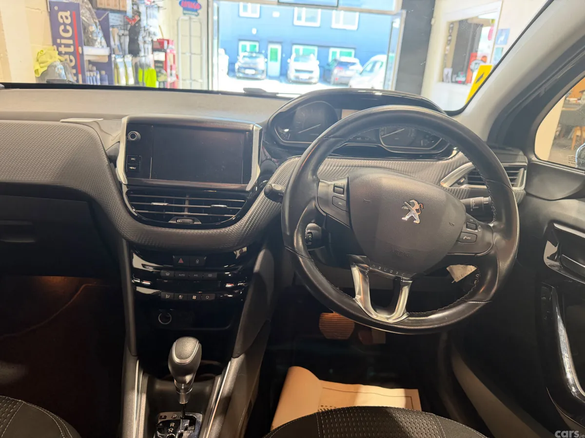 Peugeot 208 Hatchback, Petrol, 2018, Blue