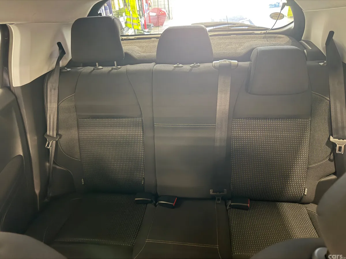Peugeot 208 Hatchback, Petrol, 2018, Blue