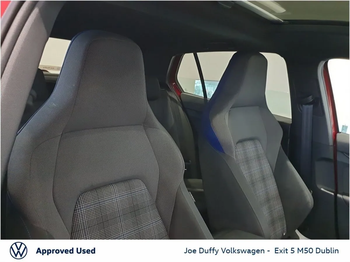 Volkswagen Golf Estate, Petrol Plug-in Hybrid, 2023, Red