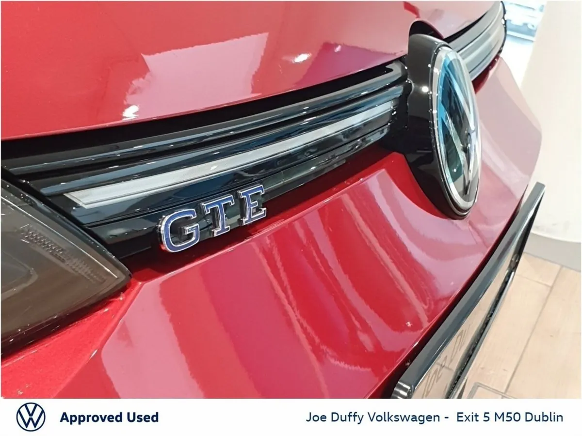 Volkswagen Golf Estate, Petrol Plug-in Hybrid, 2023, Red