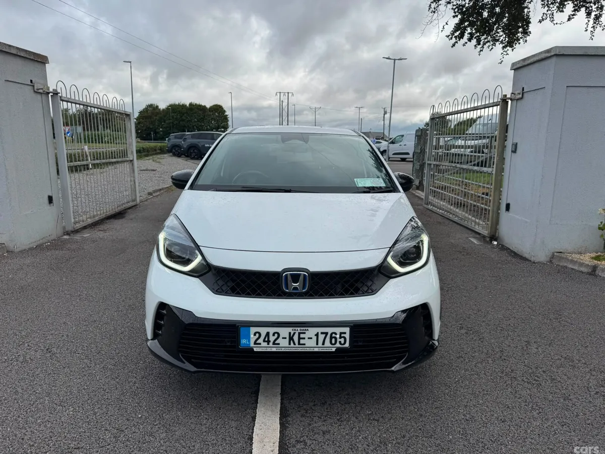 Honda Jazz Hatchback, Petrol Hybrid, 2024, White