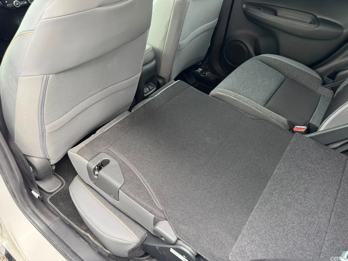 Honda Jazz Hatchback, Petrol Hybrid, 2024, White