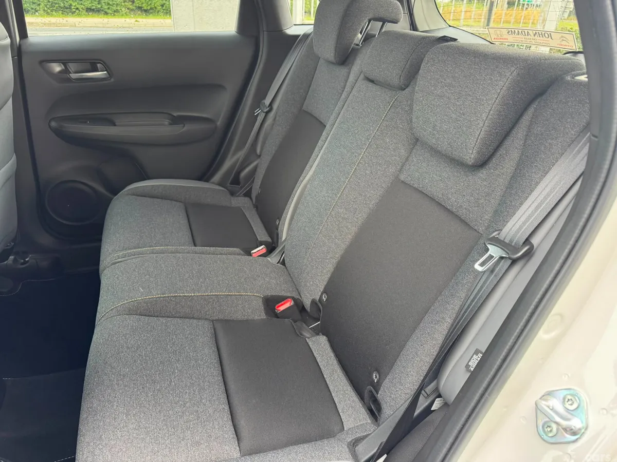 Honda Jazz Hatchback, Petrol Hybrid, 2024, White