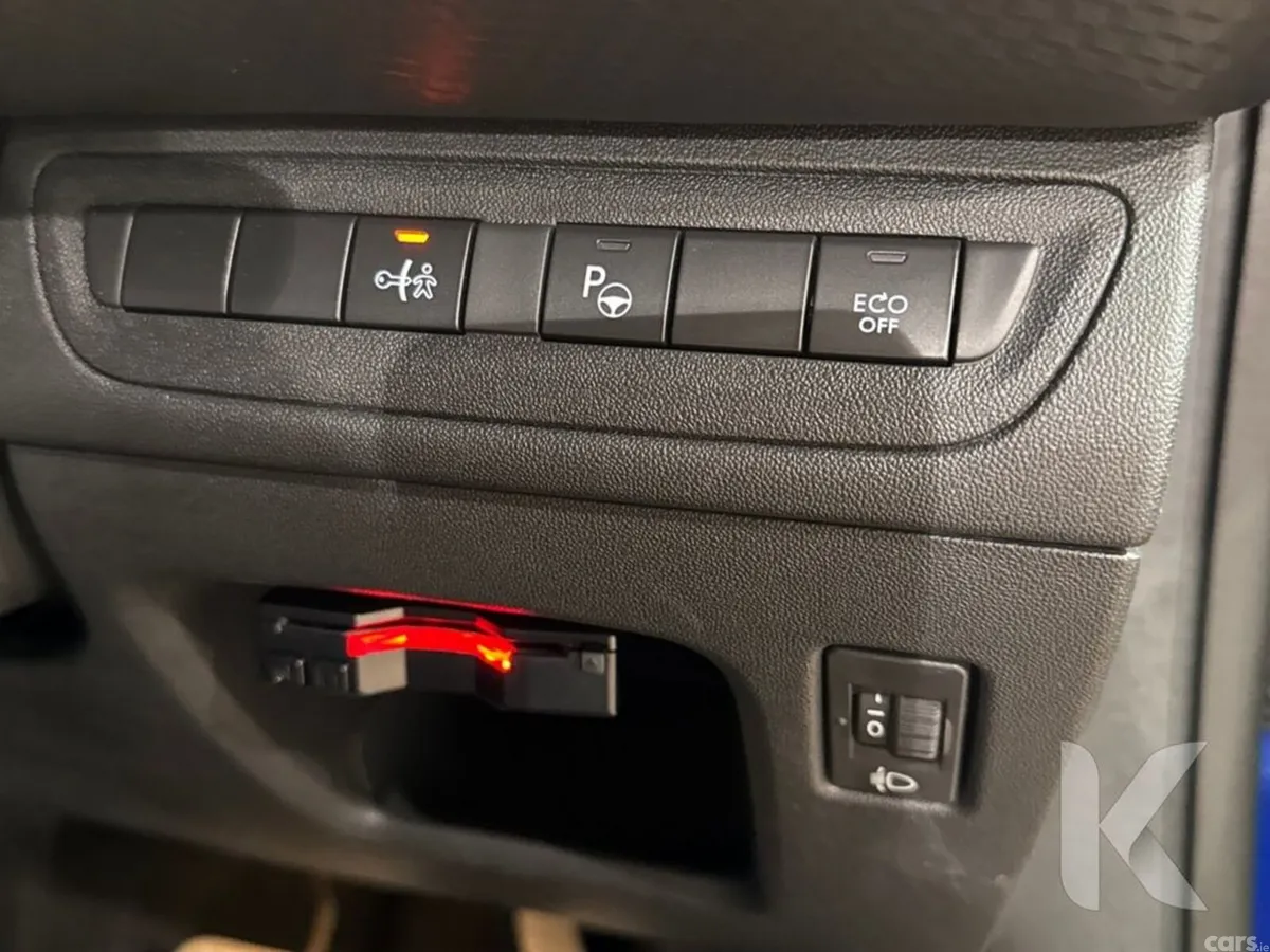Peugeot 2008 SUV, Petrol, 2020, Blue