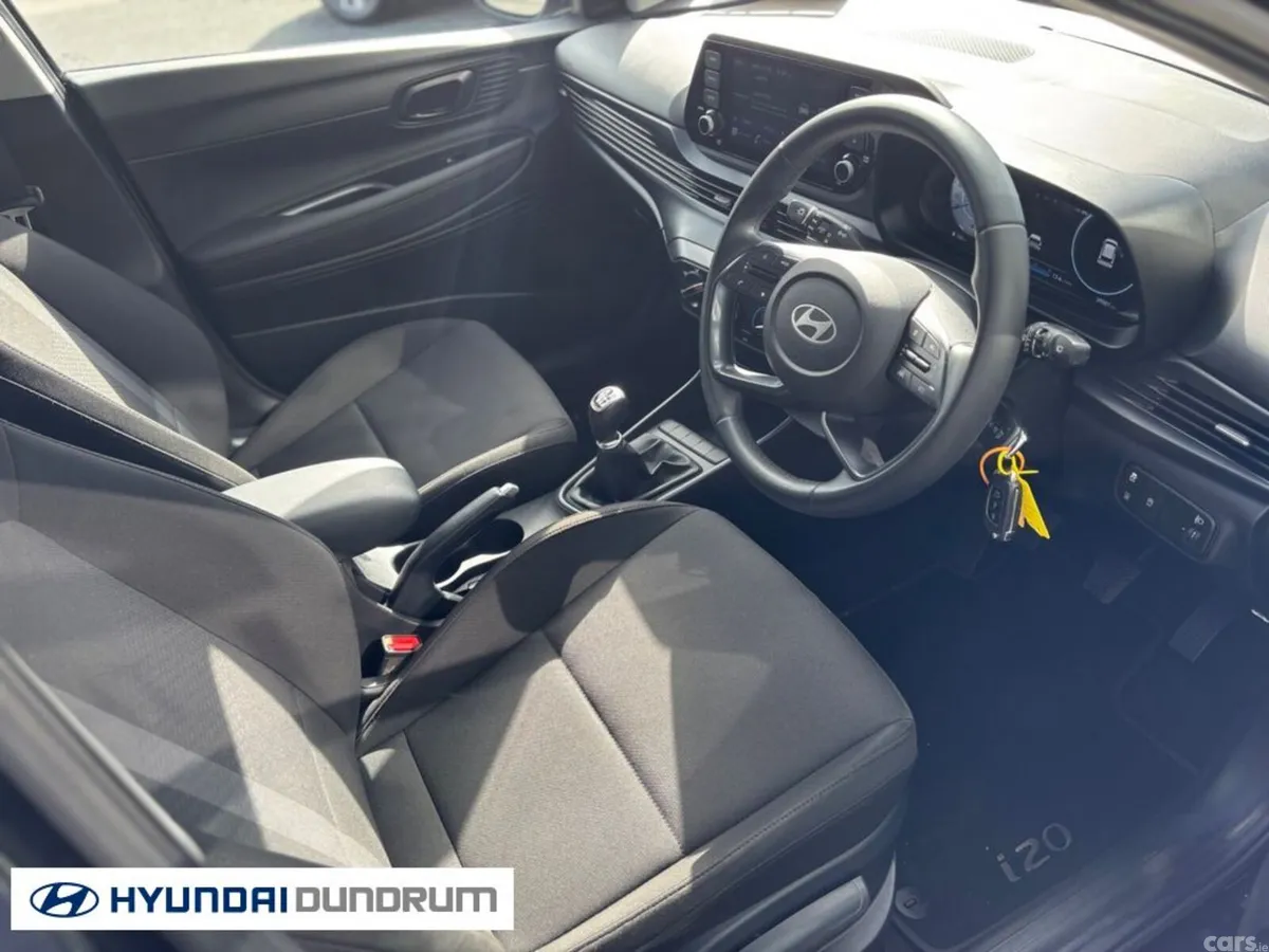 Hyundai i20 Hatchback, Petrol, 2024, Black