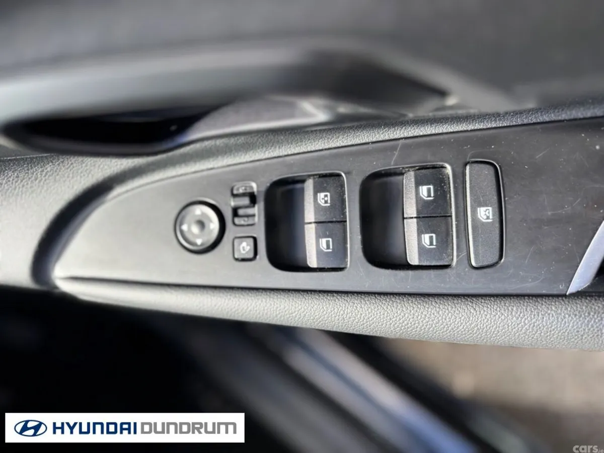 Hyundai i20 Hatchback, Petrol, 2024, Black