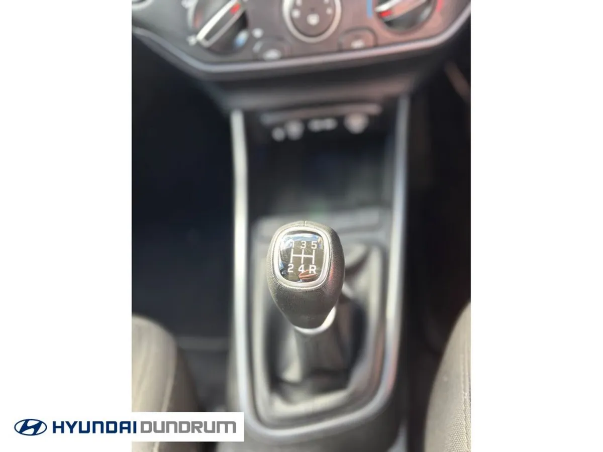 Hyundai i20 Hatchback, Petrol, 2024, Black