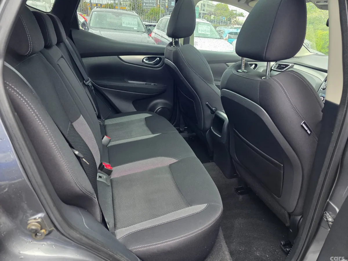 Nissan Qashqai SUV, Petrol, 2018, Grey