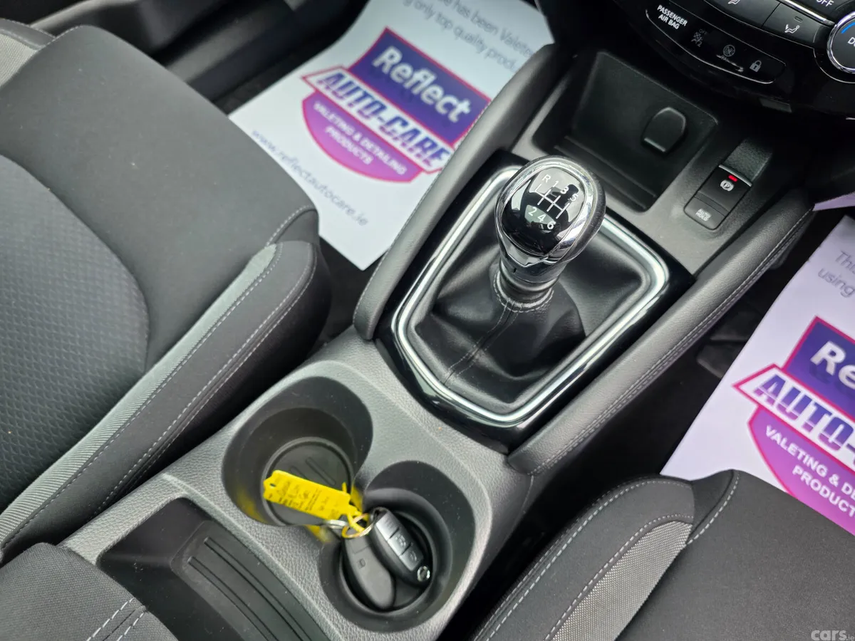 Nissan Qashqai SUV, Petrol, 2018, Grey