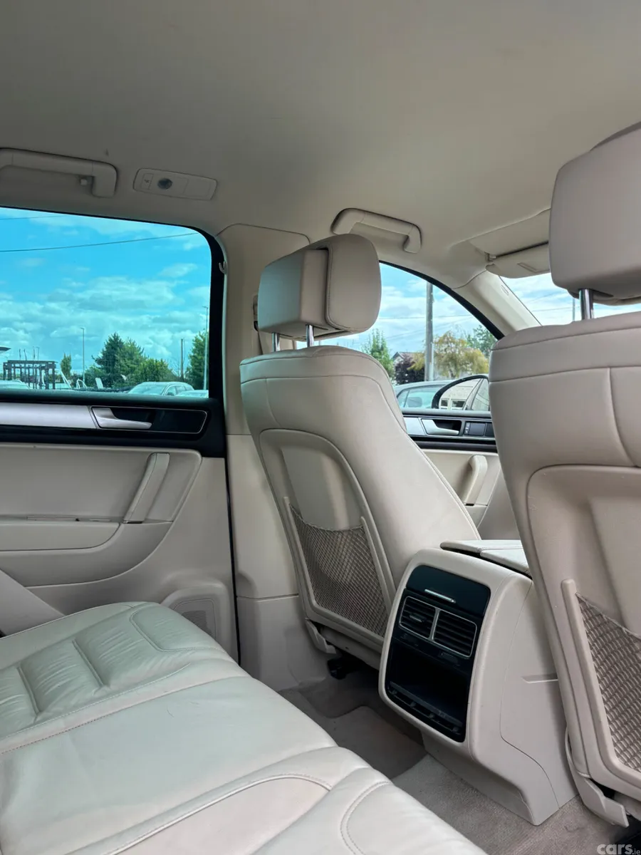 Volkswagen Touareg SUV, Diesel, 2016, Silver
