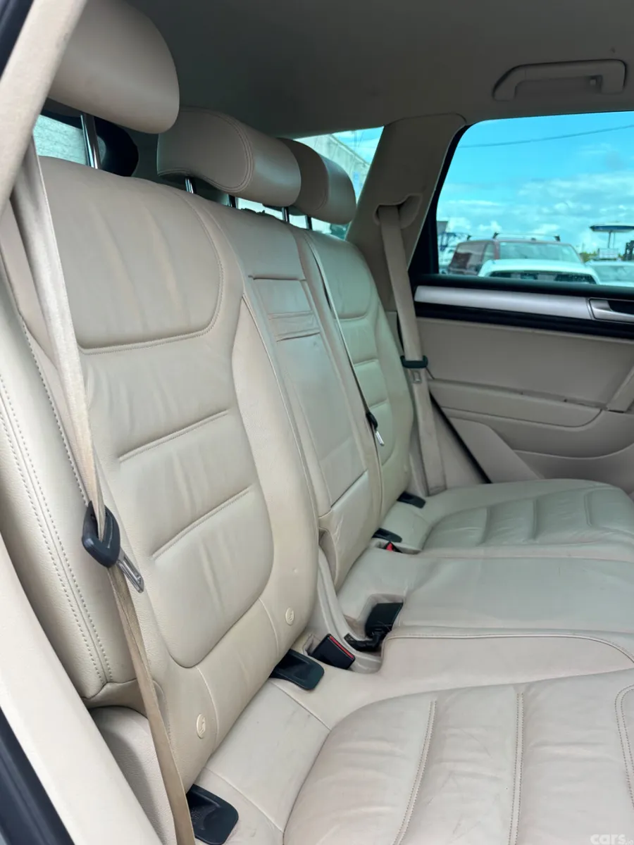 Volkswagen Touareg SUV, Diesel, 2016, Silver