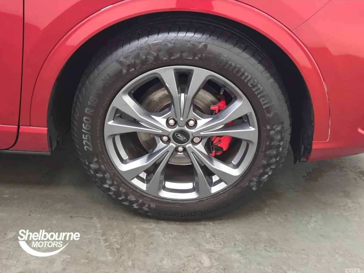 Ford Kuga Hatchback, Petrol, 2023, Red