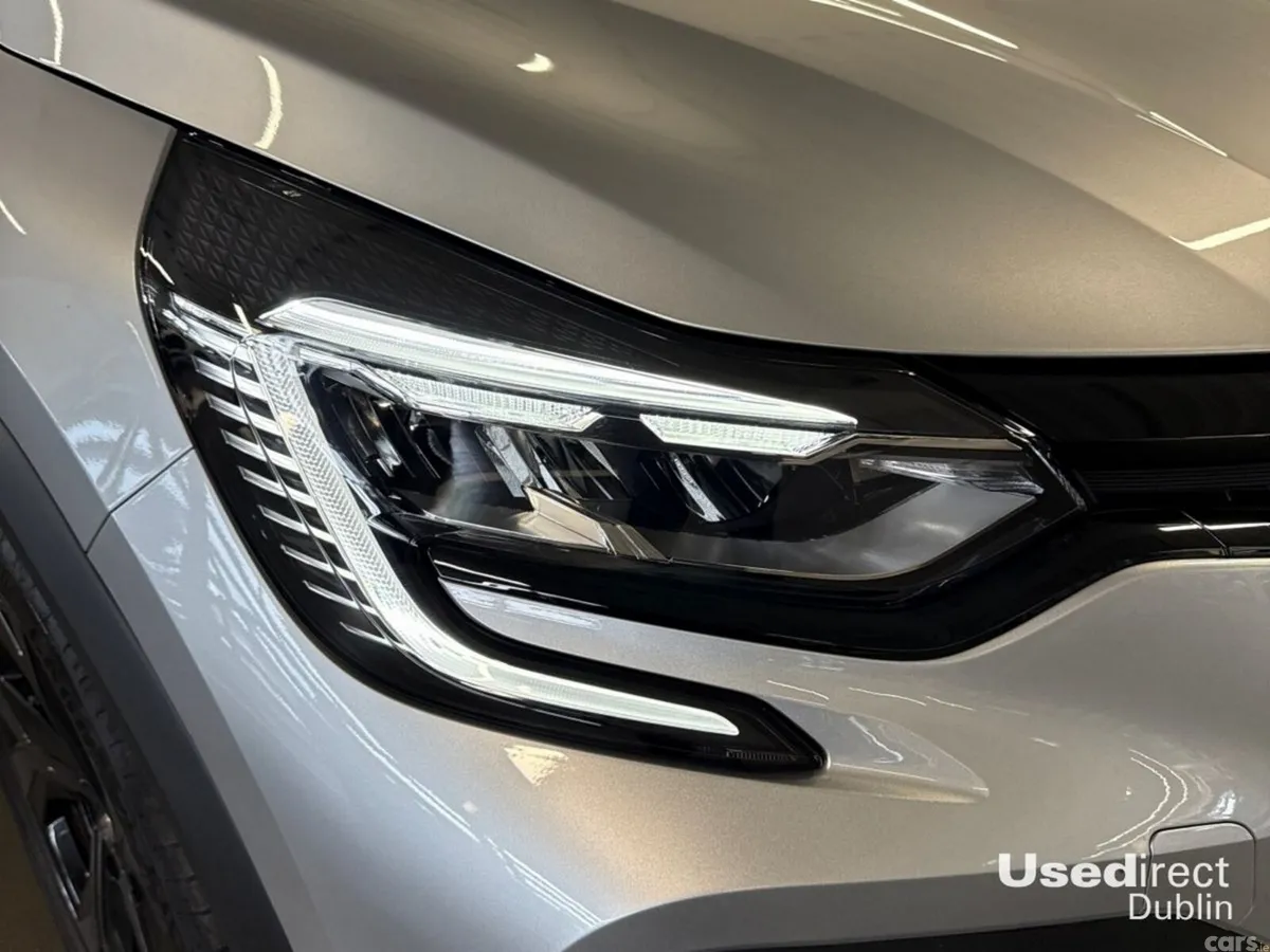 Renault Captur SUV, Petrol Hybrid, 2024, Grey