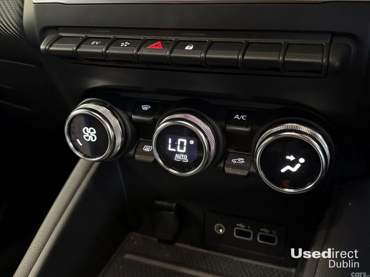 Renault Captur SUV, Petrol Hybrid, 2024, Grey