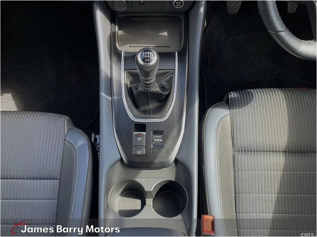 Nissan Qashqai MPV, Petrol, 2022, Grey