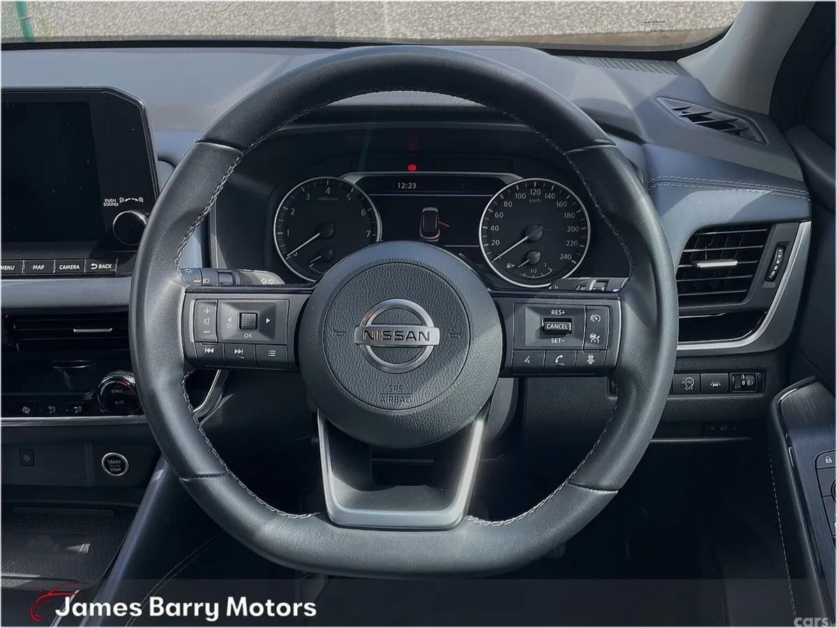 Nissan Qashqai MPV, Petrol, 2022, Grey