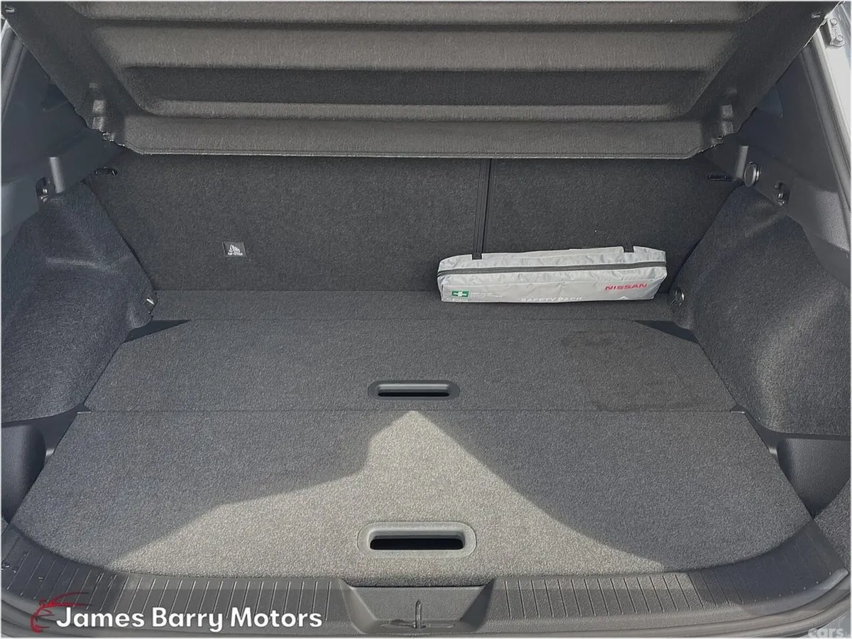 Nissan Qashqai MPV, Petrol, 2022, Grey