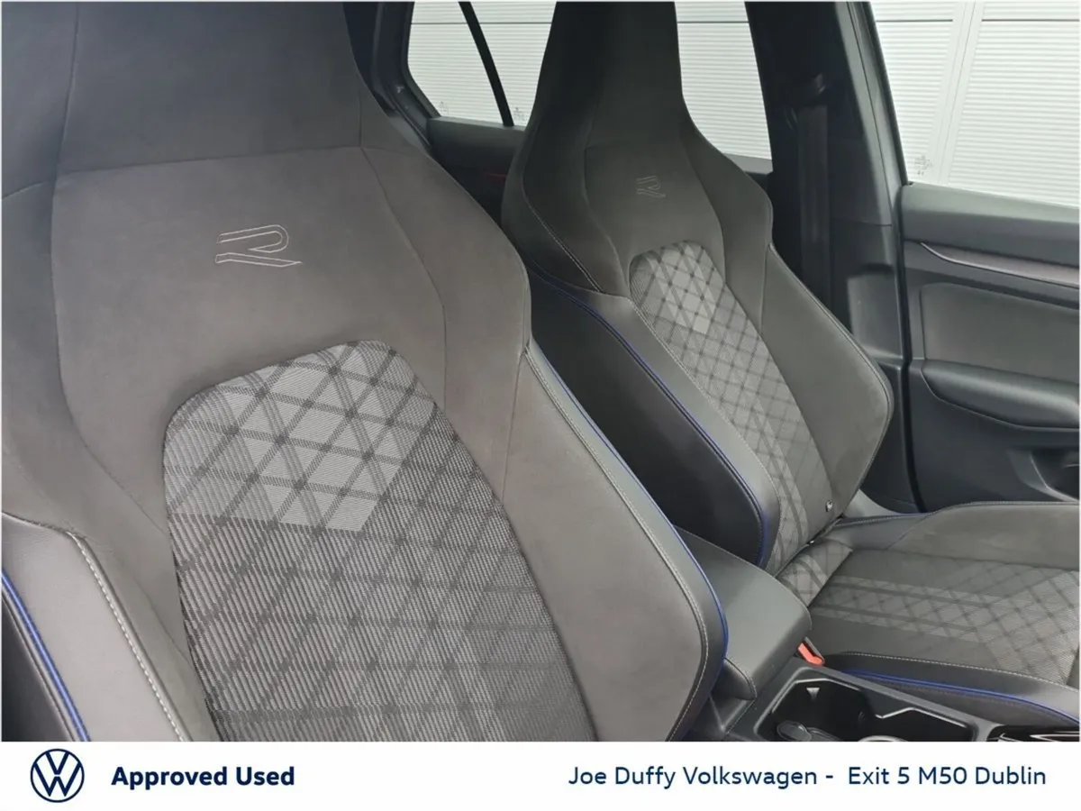 Volkswagen Golf Estate, Petrol, 2025, Grey
