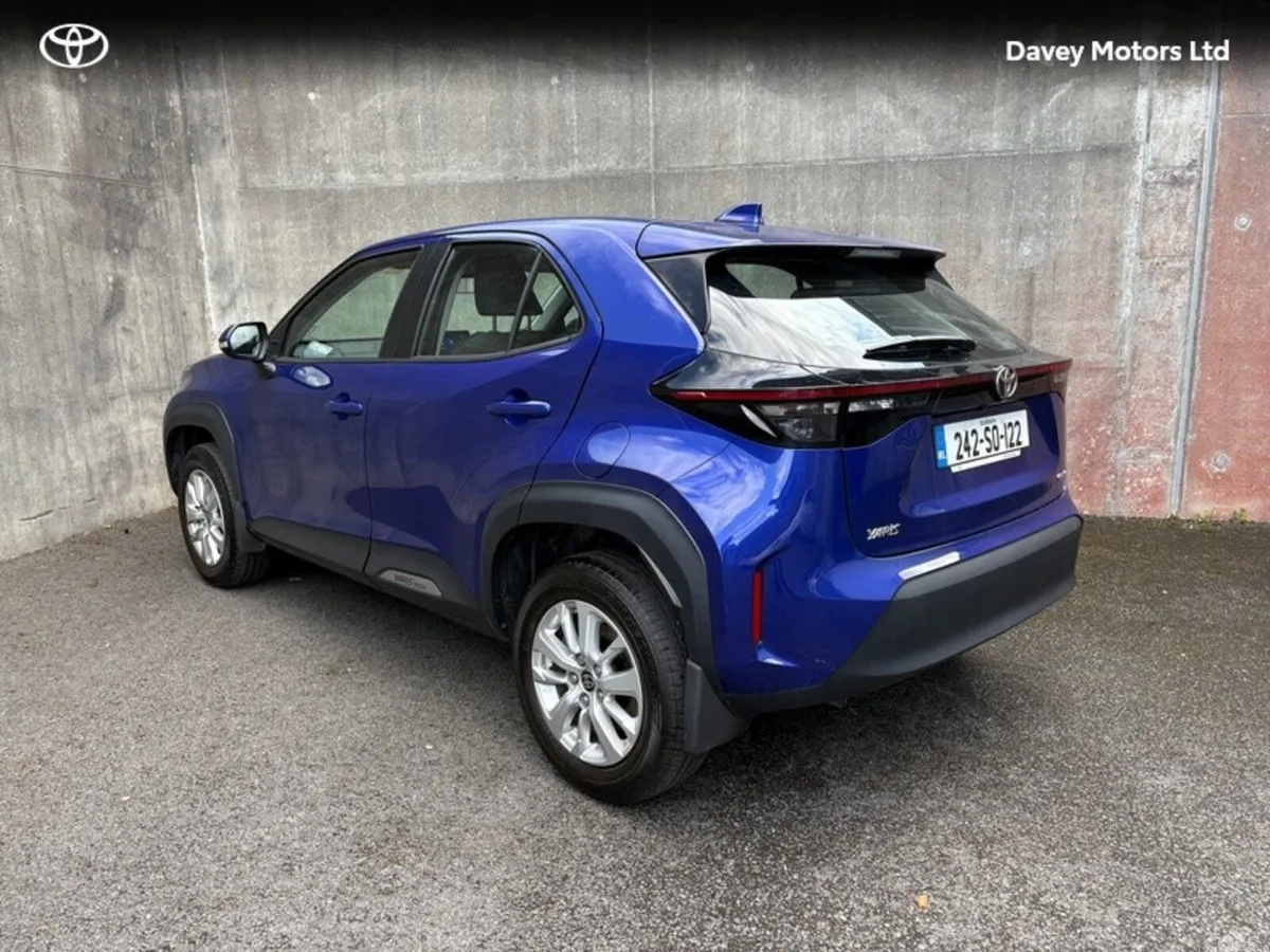 Toyota Yaris Cross Hatchback, Petrol Hybrid, 2024, Blue