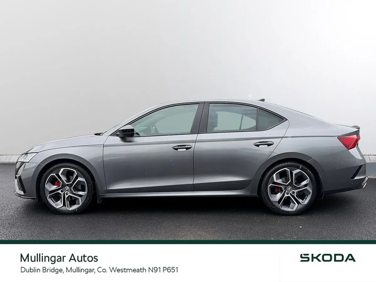 Skoda Octavia Saloon, Diesel, 2024, Grey