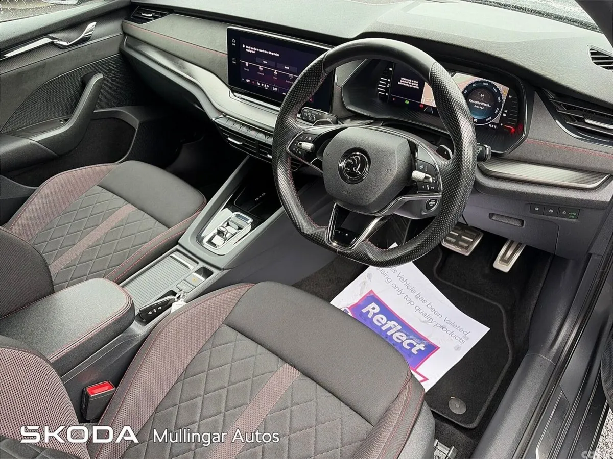 Skoda Octavia Saloon, Diesel, 2024, Grey