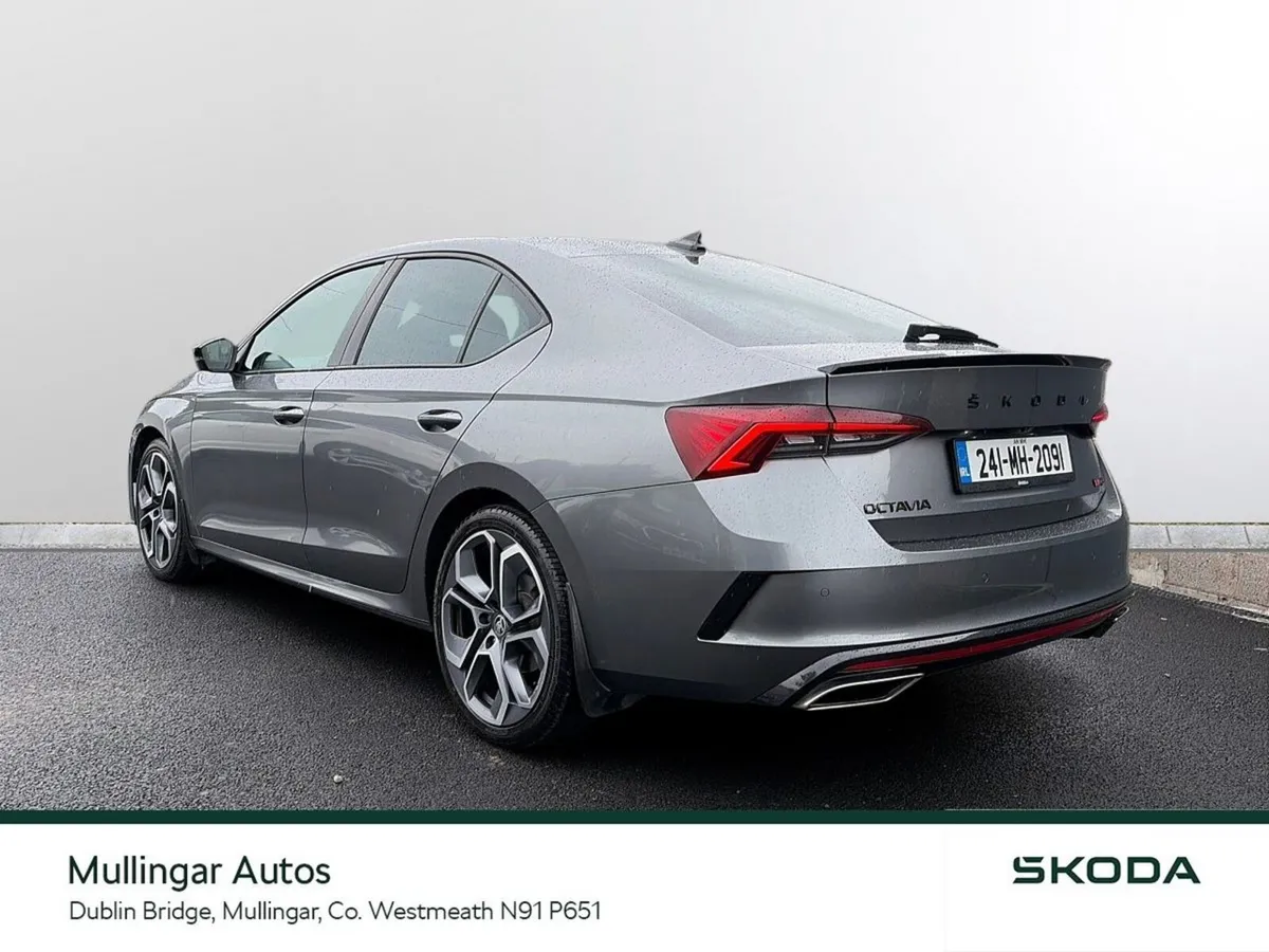 Skoda Octavia Saloon, Diesel, 2024, Grey