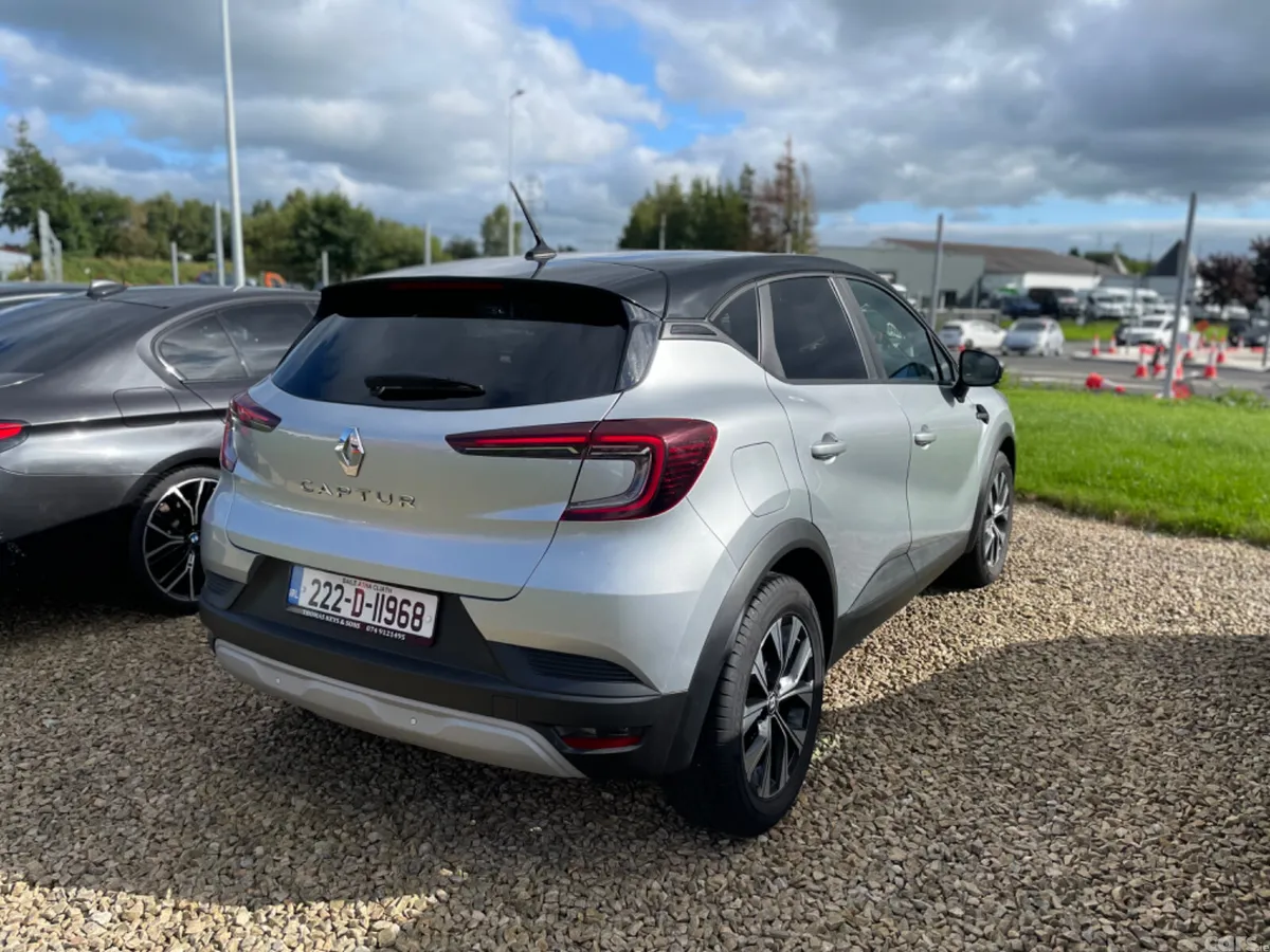 Renault Captur Hatchback, Petrol, 2022, Grey
