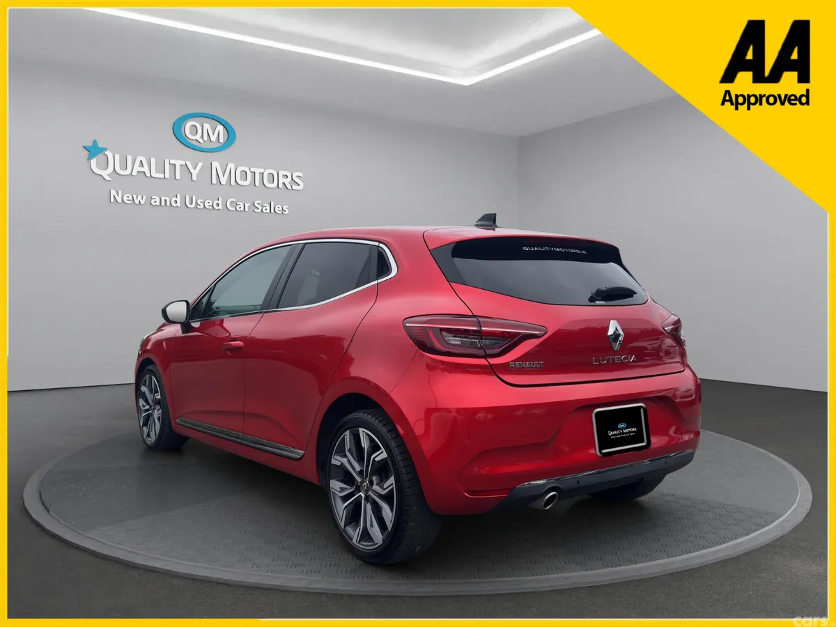 Renault Clio Hatchback, Petrol, 2021, Red