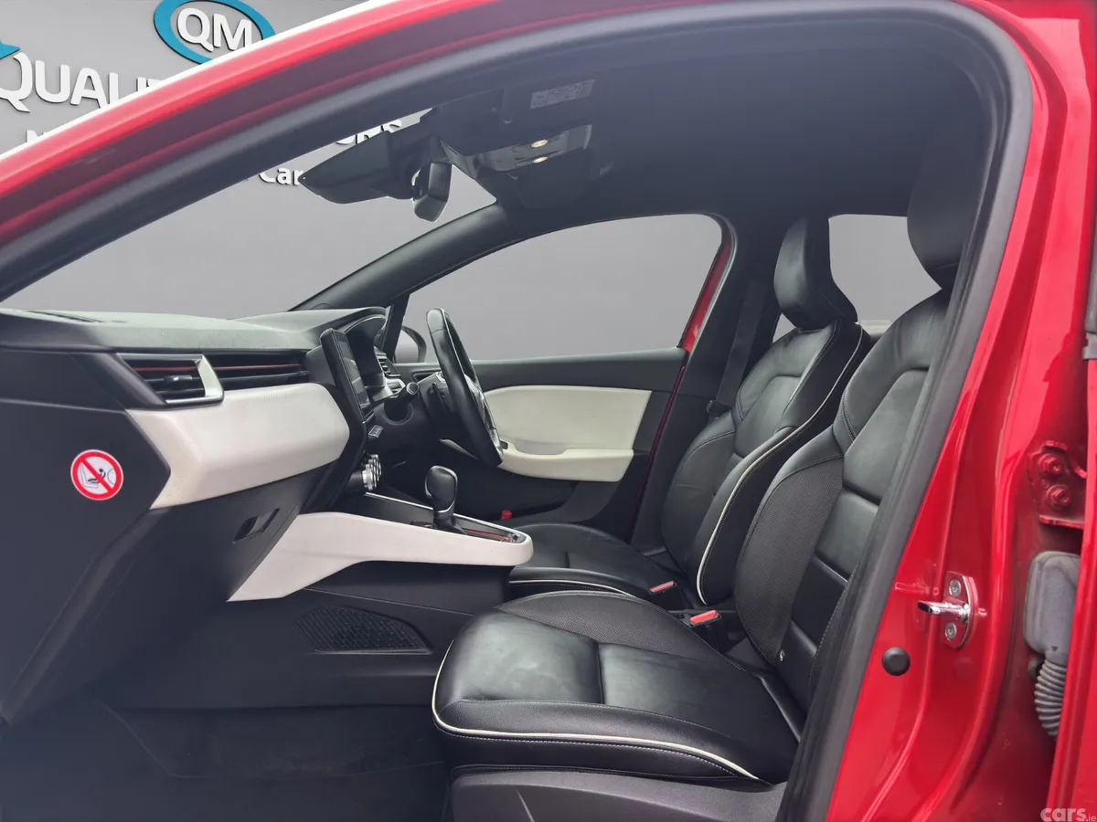 Renault Clio Hatchback, Petrol, 2021, Red