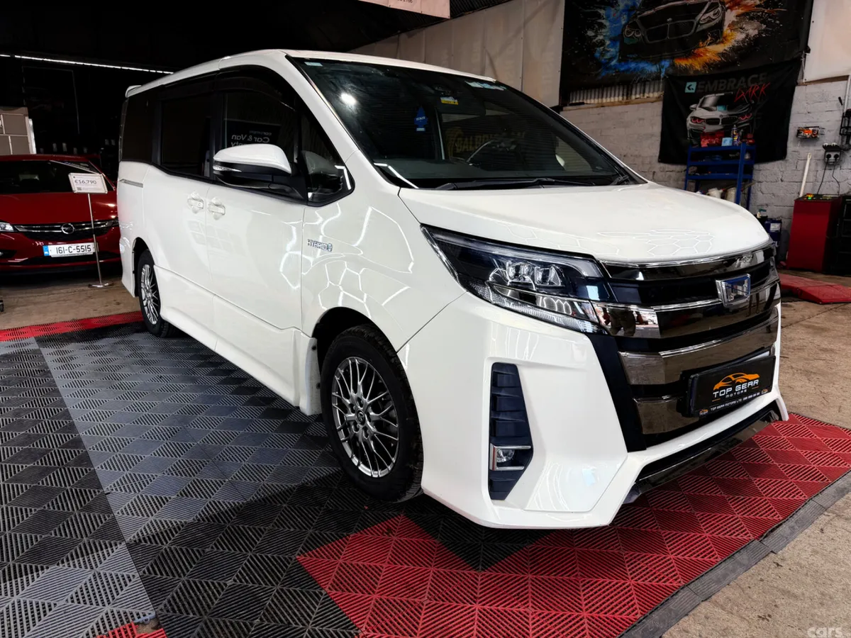 Toyota Noah MPV, Petrol Hybrid, 2019, White
