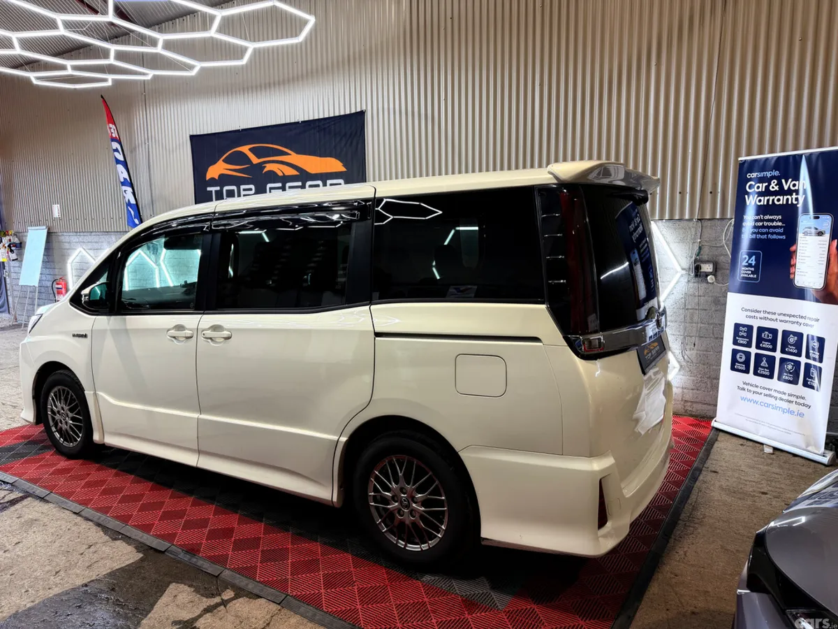 Toyota Noah MPV, Petrol Hybrid, 2019, White
