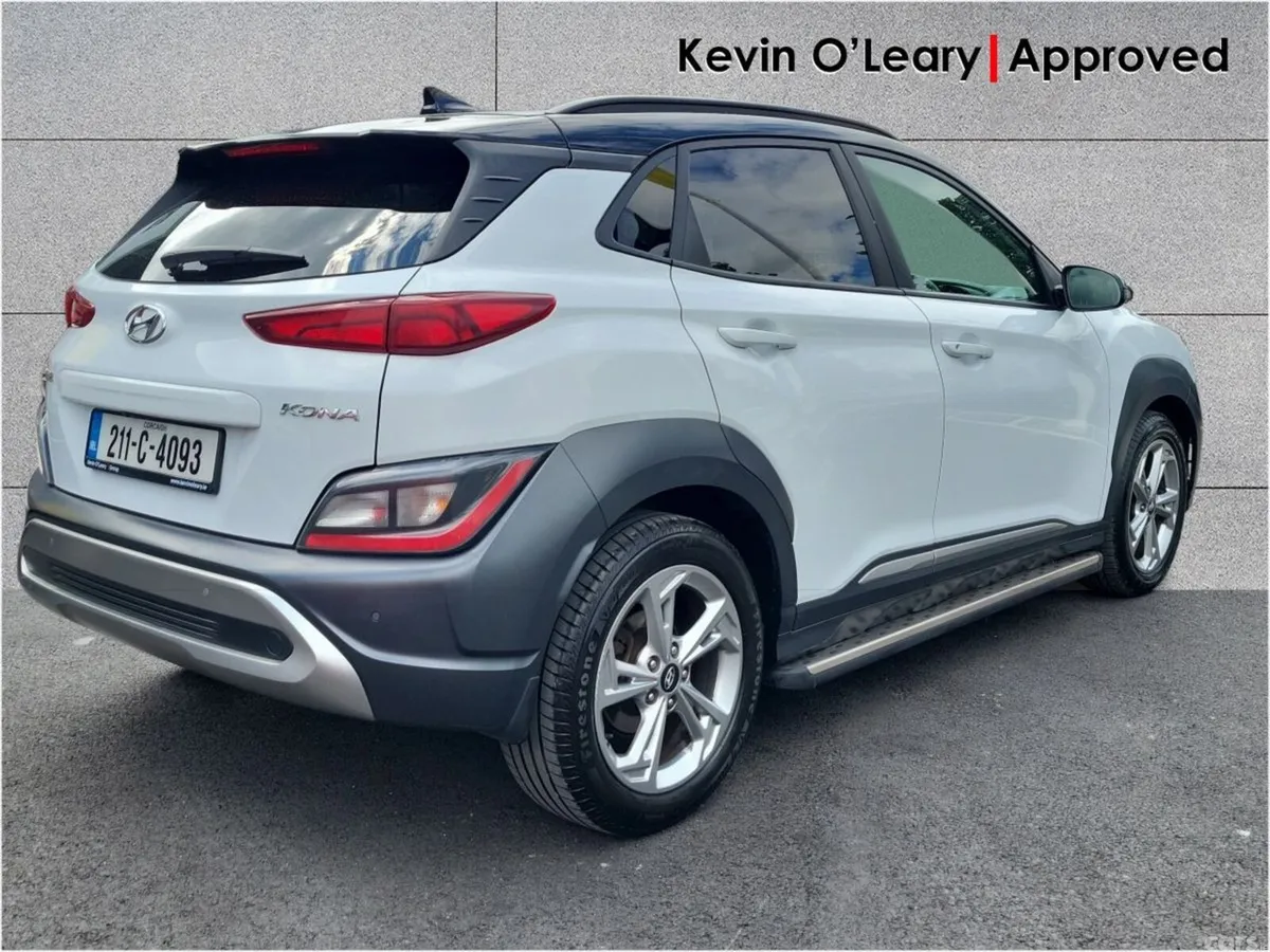 Hyundai KONA MPV, Petrol, 2021, White