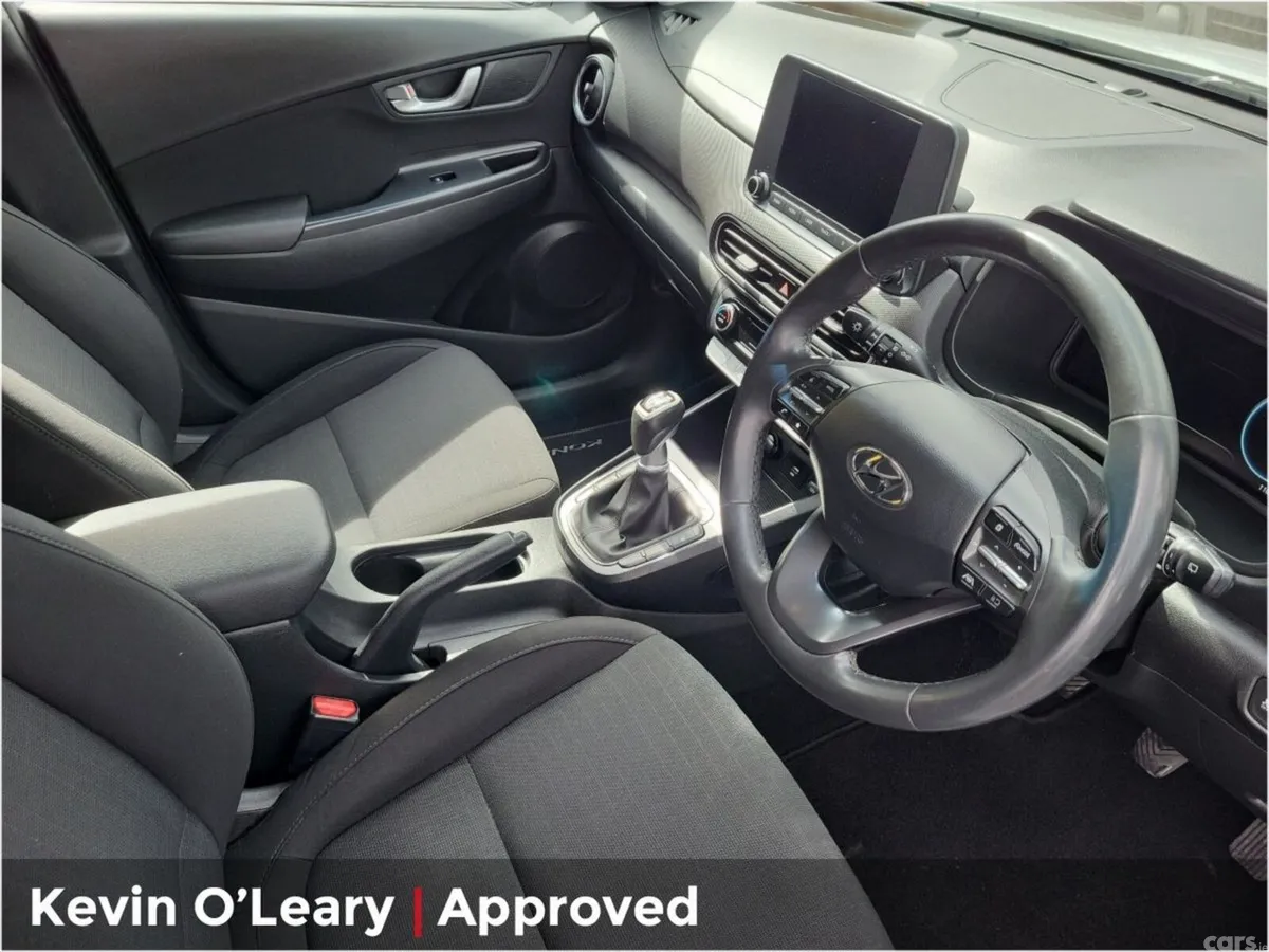 Hyundai KONA MPV, Petrol, 2021, White