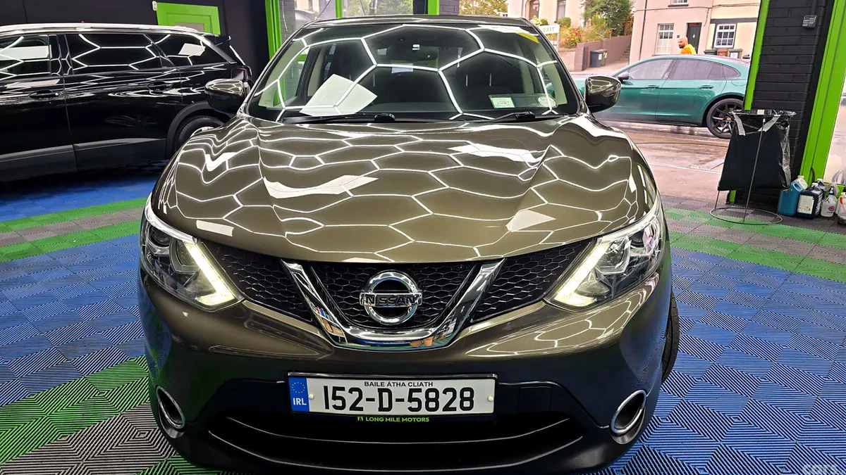 Nissan Qashqai Hatchback, Diesel, 2015, Brown