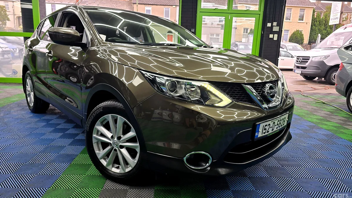 Nissan Qashqai Hatchback, Diesel, 2015, Brown