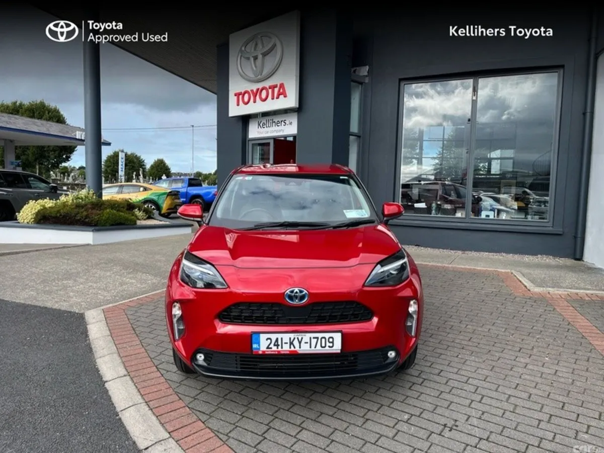 Toyota Yaris Cross Hatchback, Petrol Hybrid, 2024, Red