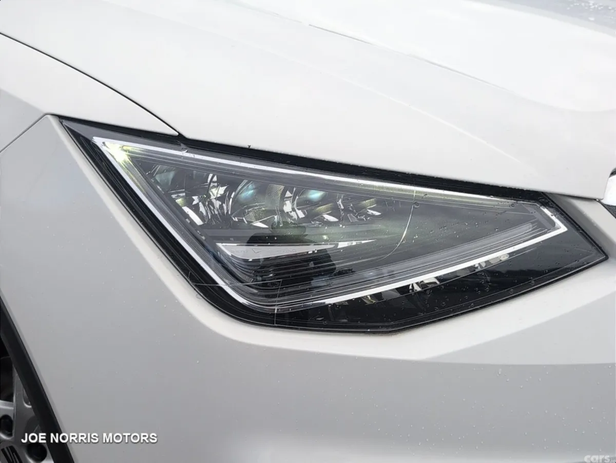 SEAT Arona Hatchback, Petrol, 2021, White