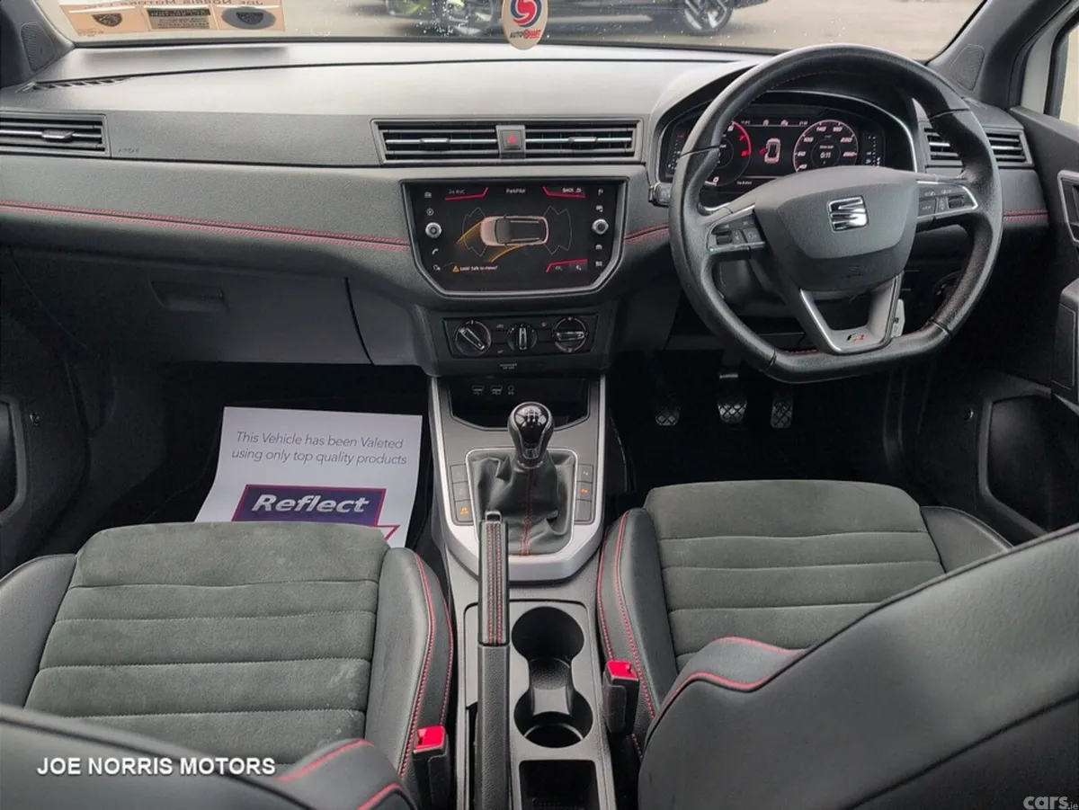 SEAT Arona Hatchback, Petrol, 2021, White
