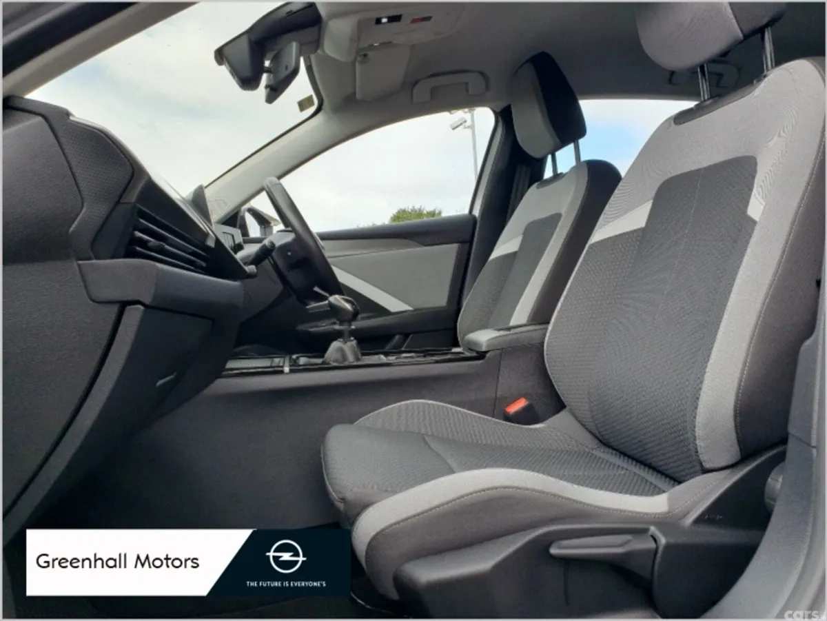 Opel Astra Hatchback, Petrol, 2023, Grey