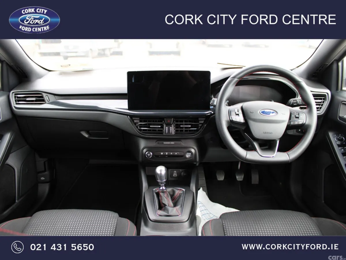 Ford Focus Hatchback, Petrol, 2024, Grey