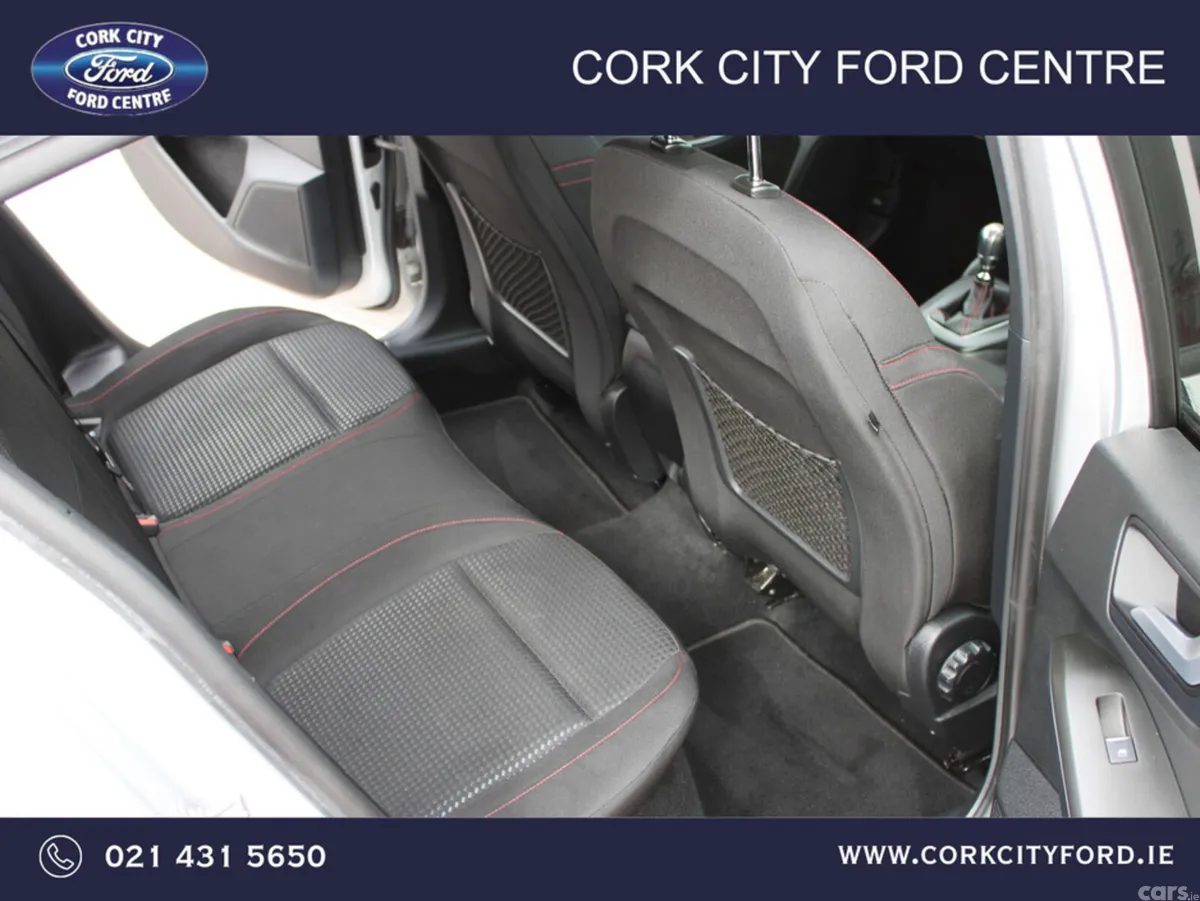 Ford Focus Hatchback, Petrol, 2024, Grey