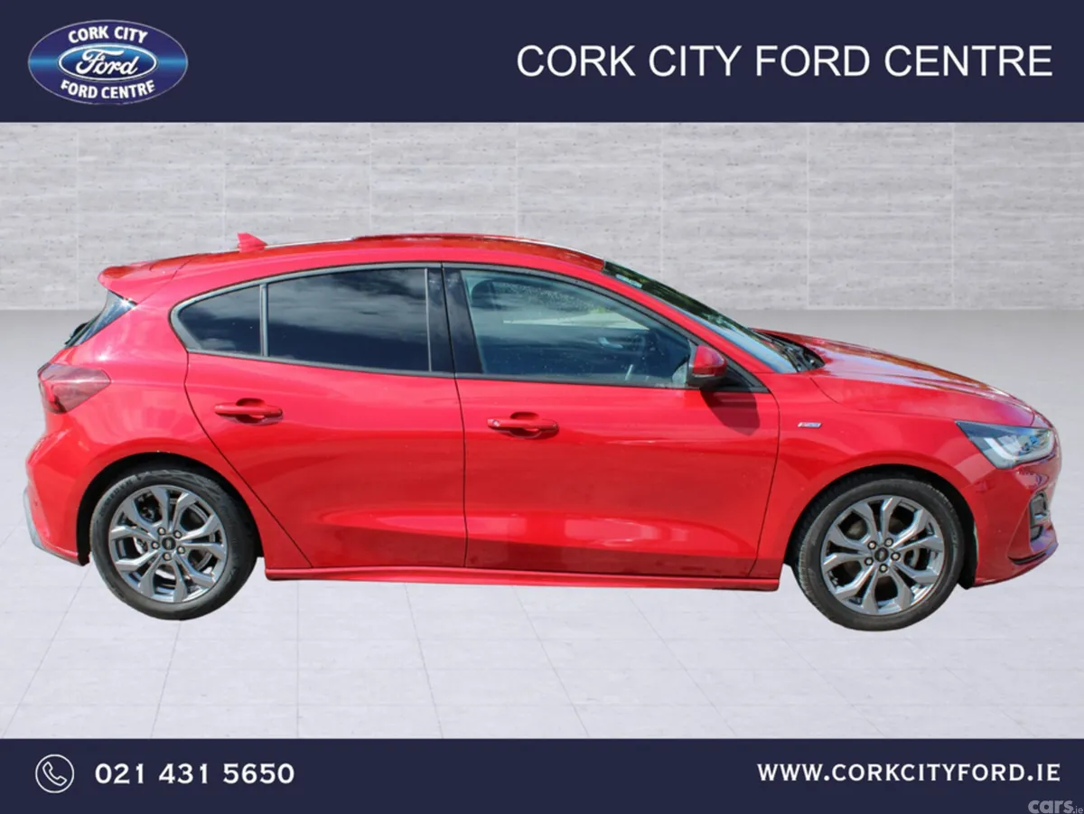 Ford Focus Hatchback, Petrol Hybrid, 2024, Red