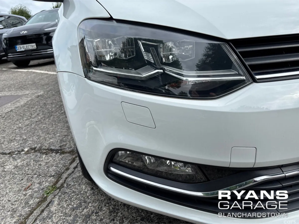 Volkswagen Polo Hatchback, Petrol, 2017, White