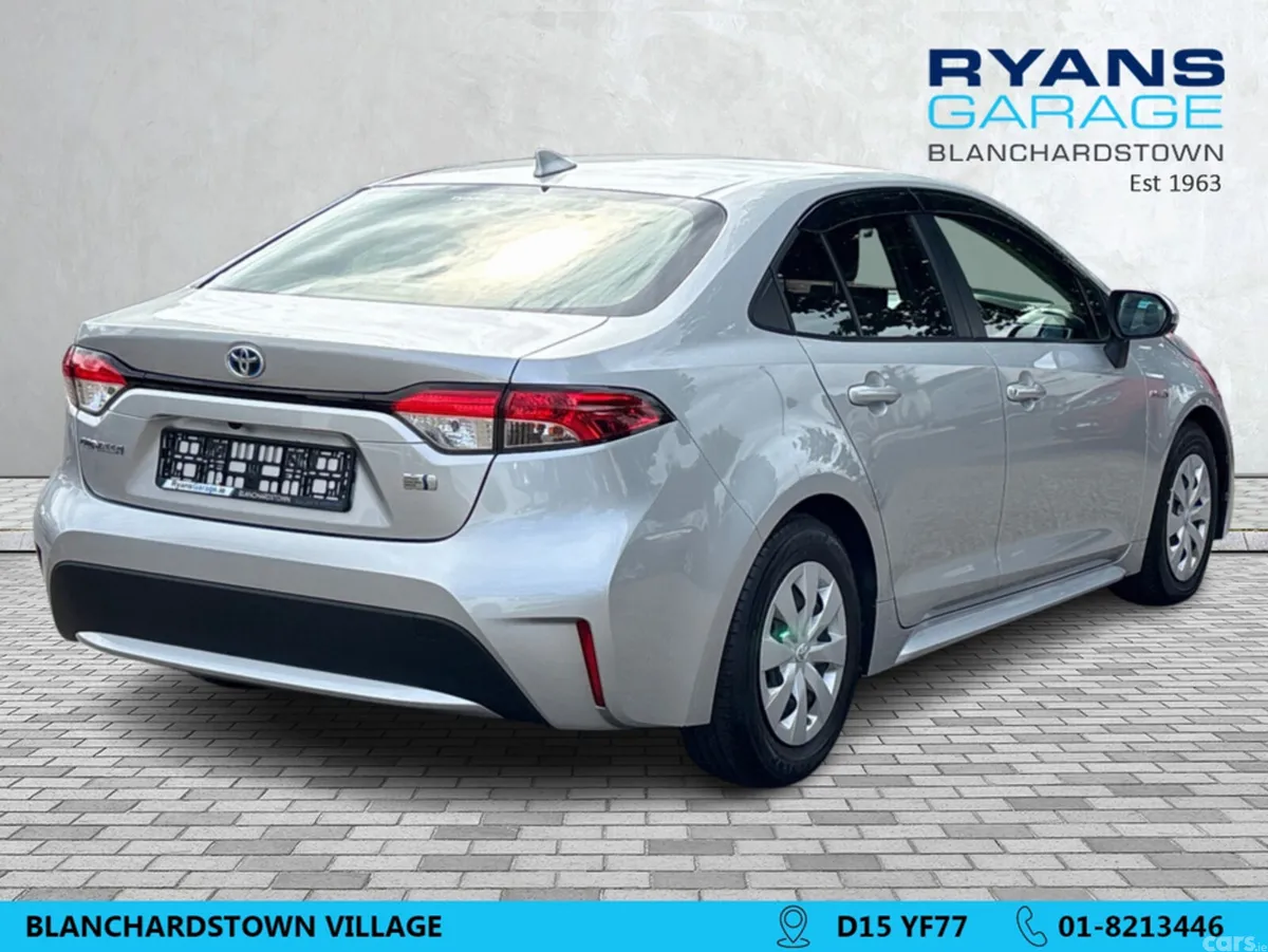 Toyota Corolla Saloon, Petrol Hybrid, 2020, Silver