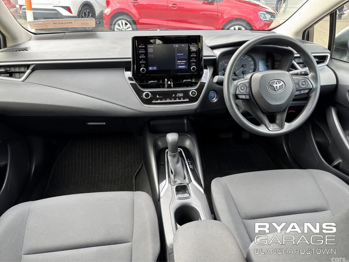 Toyota Corolla Saloon, Petrol Hybrid, 2020, Silver
