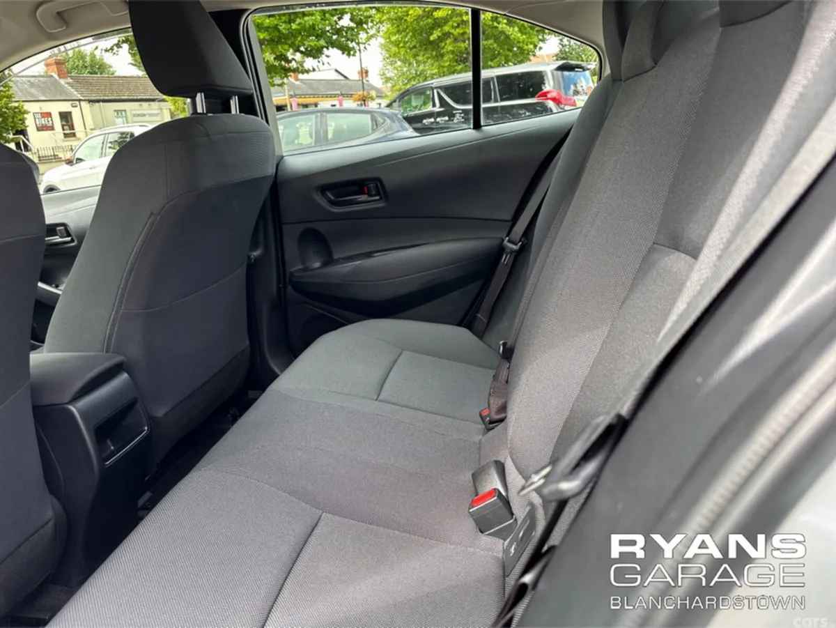 Toyota Corolla Saloon, Petrol Hybrid, 2020, Silver