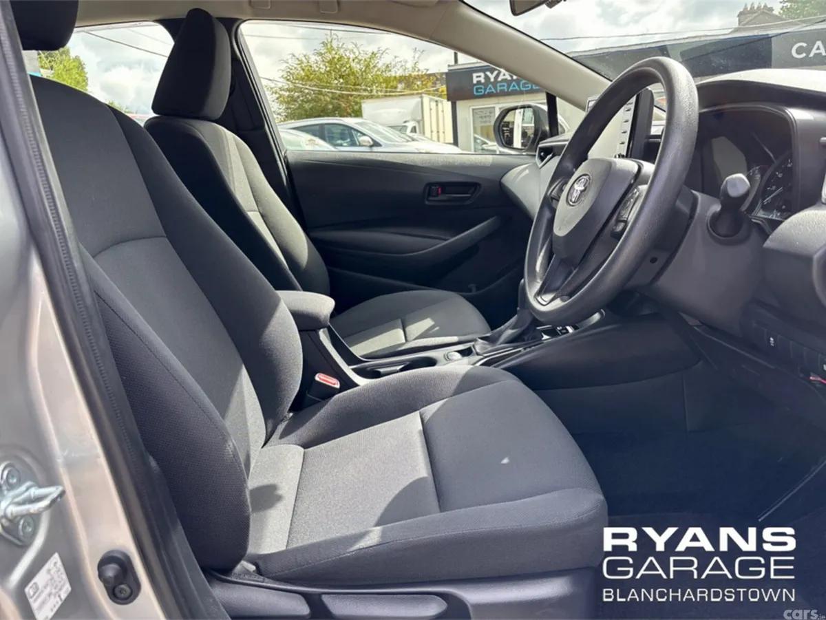 Toyota Corolla Saloon, Petrol Hybrid, 2020, Silver